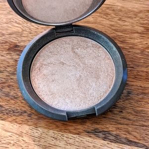 Becca shimmering skin perfector highlighter - Opal